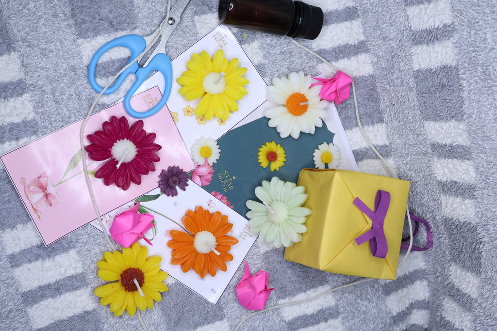 Daisy Bloom Candle Gift Set (Set of 4) – With Background Card